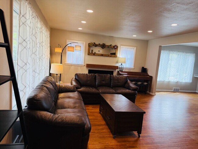 Building Photo - BRAND NEW REMODEL
