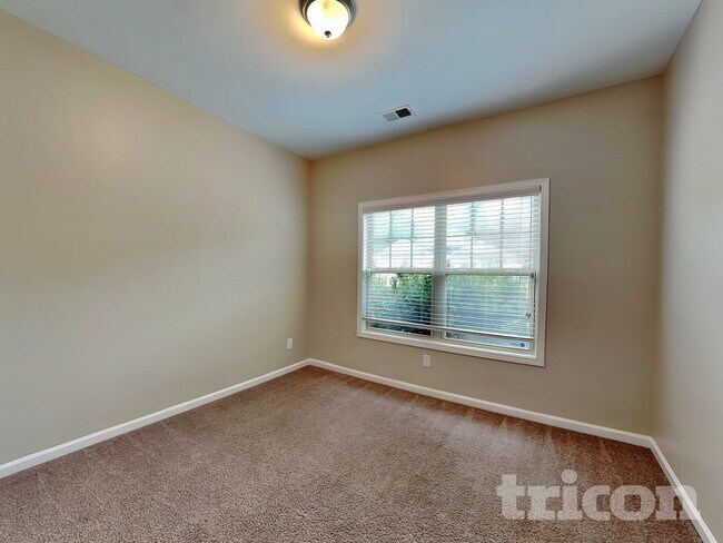 Building Photo - 3663 Shale Ln SE