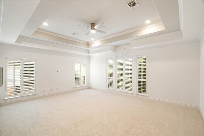 Building Photo - 4746 Post Oak Timber Dr