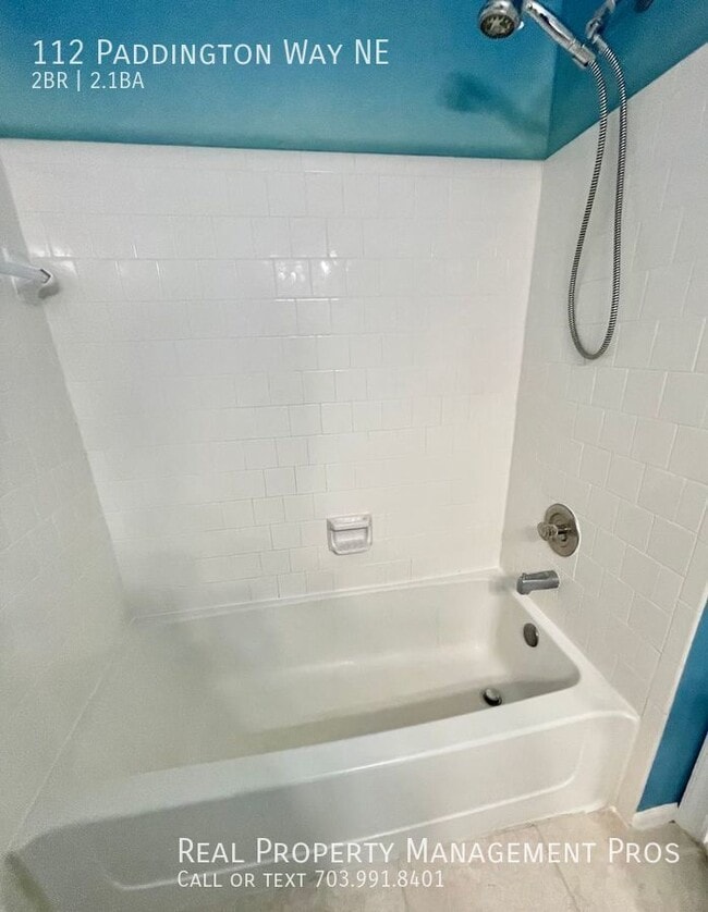 Building Photo - 112 Paddington Way NE