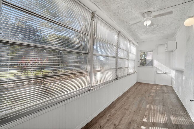 Building Photo - 9091 Lime Bay Blvd