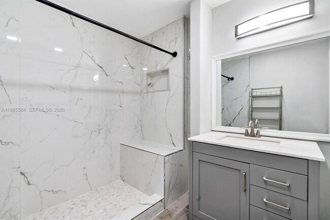 Building Photo - 48 Matador Ln