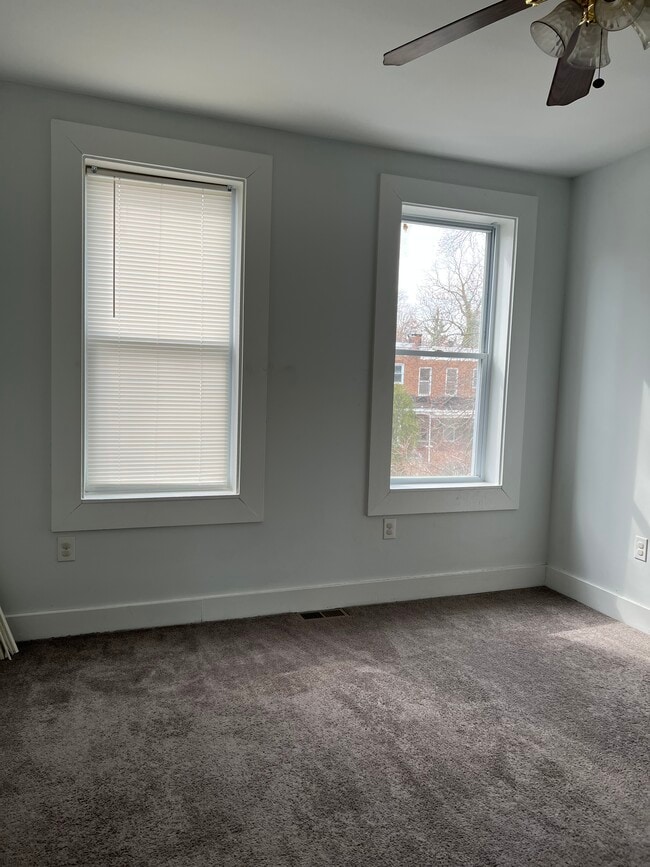 Building Photo - 4225 Ivanhoe Ave