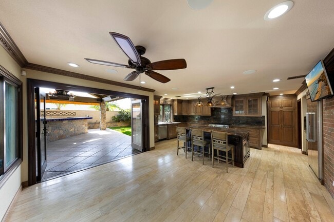 Building Photo - Beautifully maintained Tuscan-style custom home