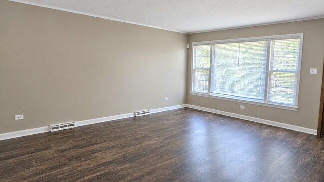 Building Photo - 14444 Ellis Ave