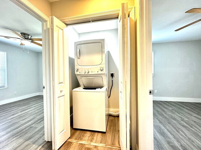 Building Photo - 3 Bed 1 Bath Home Located in Pepperhill in...