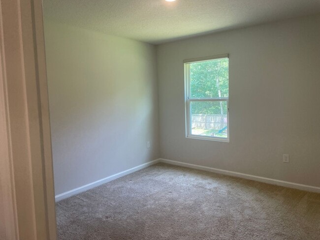 Building Photo - 5241 Peach Dr
