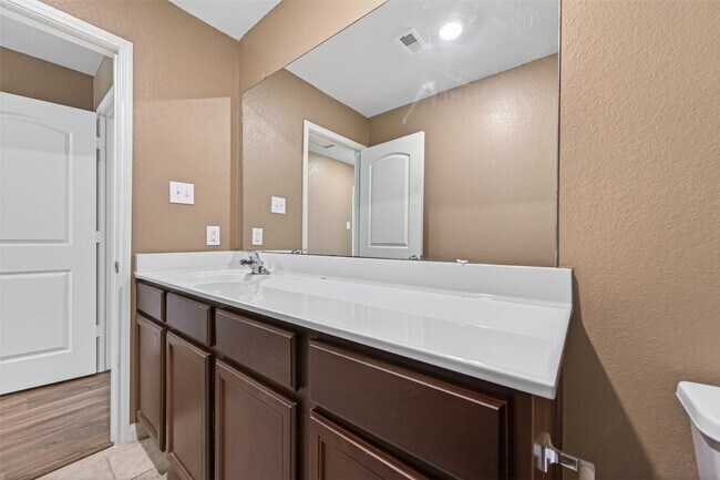 Building Photo - 22615 Harrington Field Dr