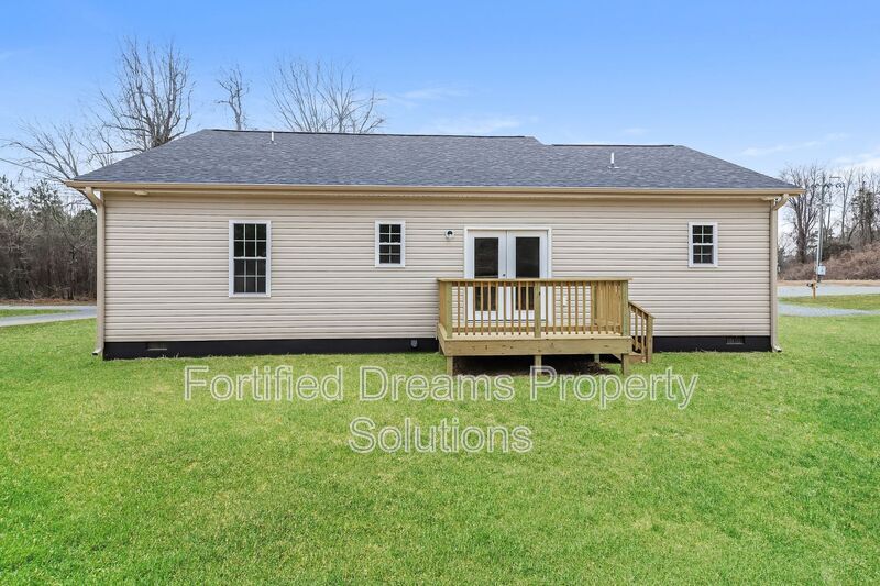 Building Photo - 400 N Smith St