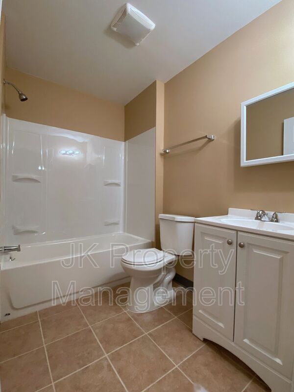 Building Photo - 2510 2nd Ave N