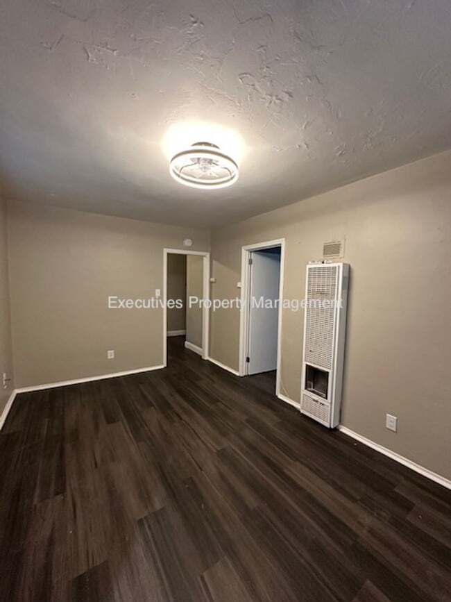 Building Photo - 2324 Q St