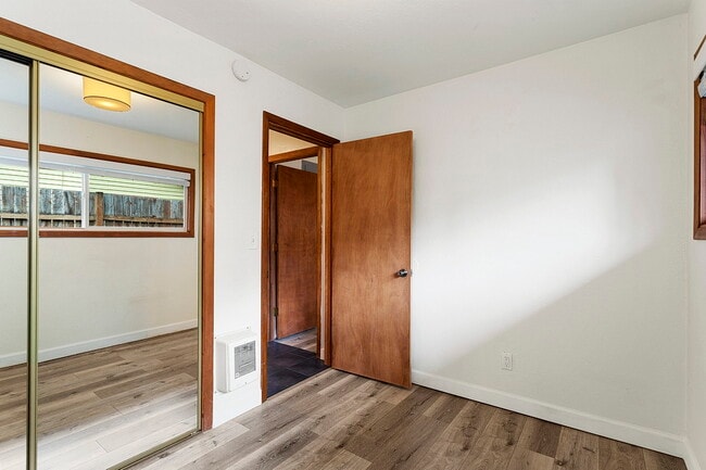 Building Photo - 5359 SE 91st Ave