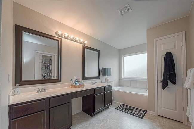 Building Photo - 7619 Sarsaparilla Ln