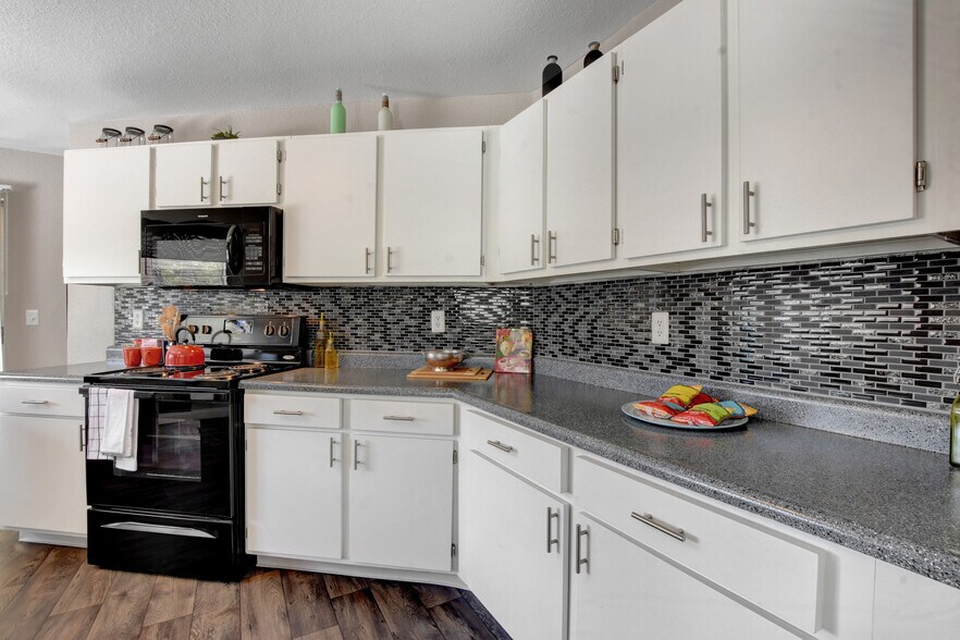 Primary Photo - Sequoia Meadows