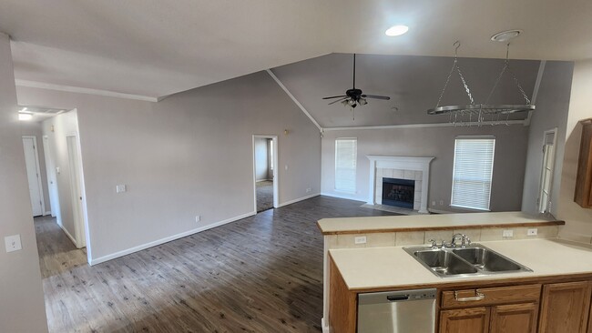 Building Photo - 10703 E 120th Ct N