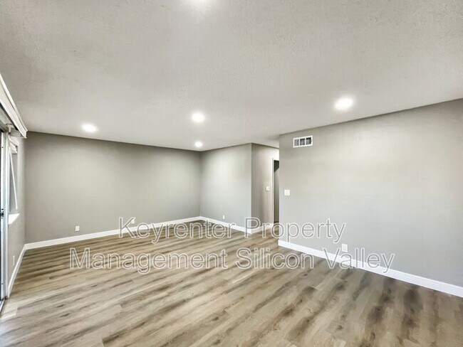 Building Photo - 1806 Blackmore Ct