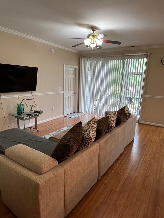 Building Photo - 2 bedroom 2 bath fully furnished 1st floor...