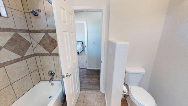 Building Photo - 3-Bedroom/2.5-Bathroom in Alamogordo, NM