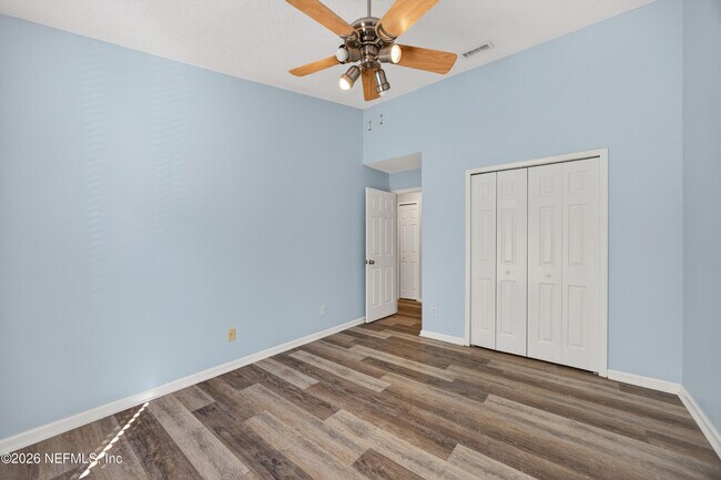 Building Photo - 13727 Richmond Park Dr N