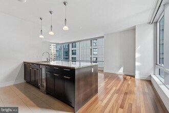 Building Photo - 1414 S Penn Square