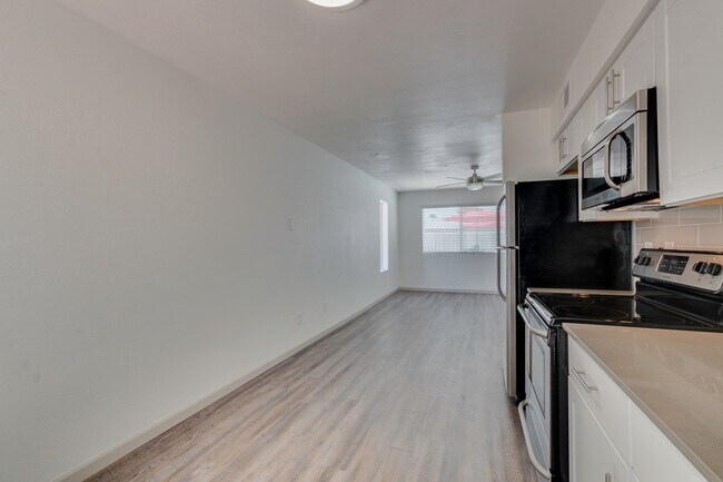Building Photo - $0 First Month Rent! Remodeled 2 Bed Casita w/ Private Patio, W/D & Pool