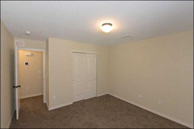 Building Photo - 3131 Red Orchard Dr