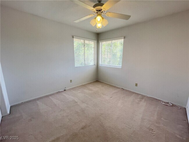 Building Photo - 420 Crater Ct