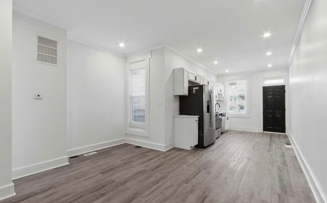 Building Photo - 2582 Edmondson Ave