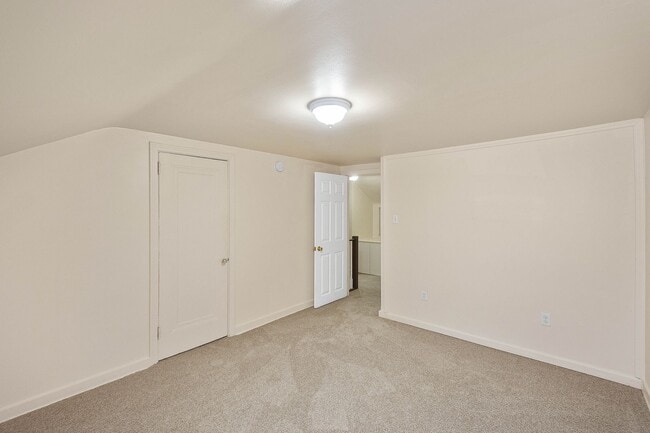 Building Photo - Stunning 3 bedroom home in Wilkins Township available June 15!