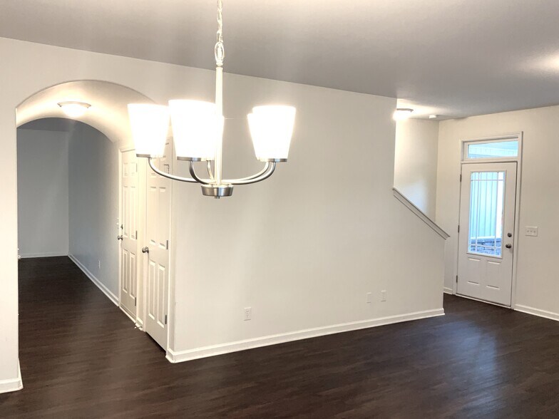 Building Photo - 51 Sago Palm Dr