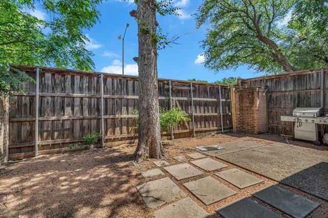 Building Photo - 6433 Southpoint Dr