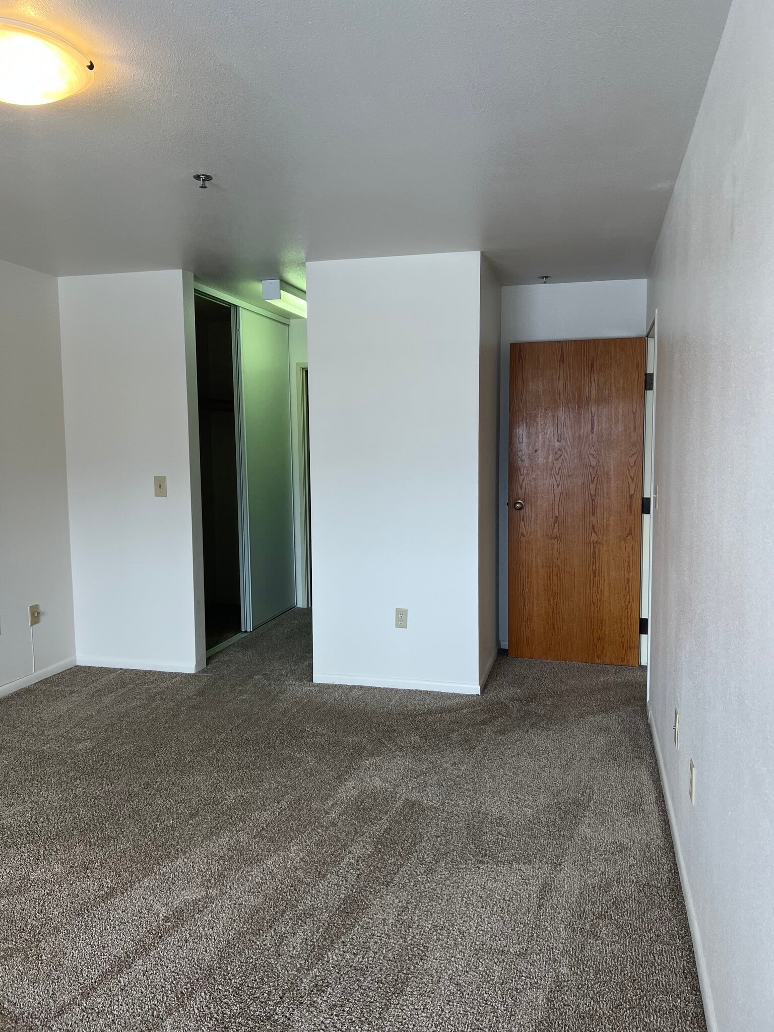 Building Photo - 726 O Pl