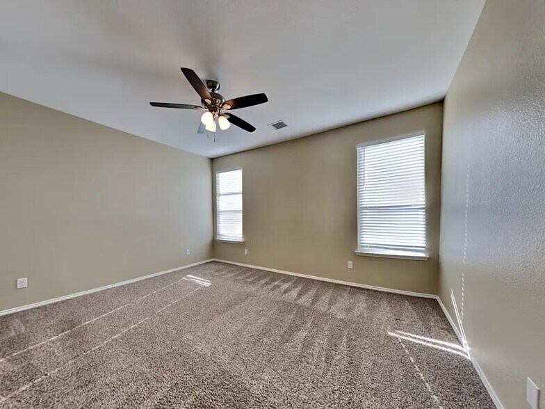 Building Photo - 2103 Slow Stream Dr