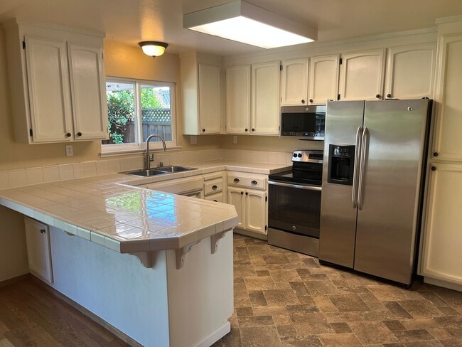 Building Photo - 1080 Maraschino Dr