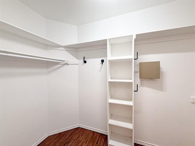 Building Photo - 8902 Bayshore Ln