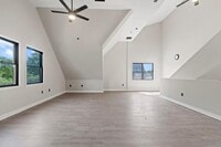 Building Photo - 555 Main St