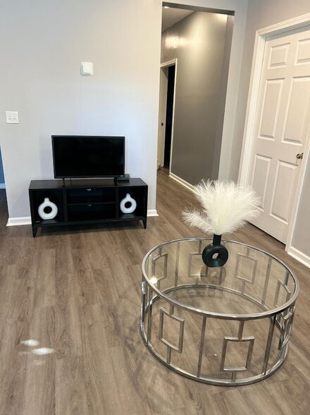 Building Photo - 2602 Glenbrook Ln