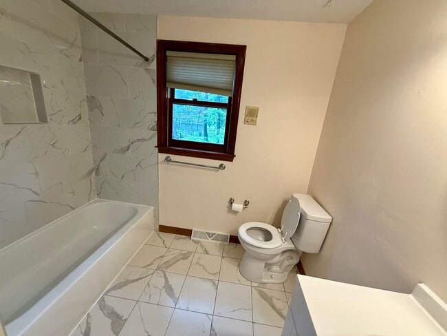 Building Photo - 69 Timberline Dr