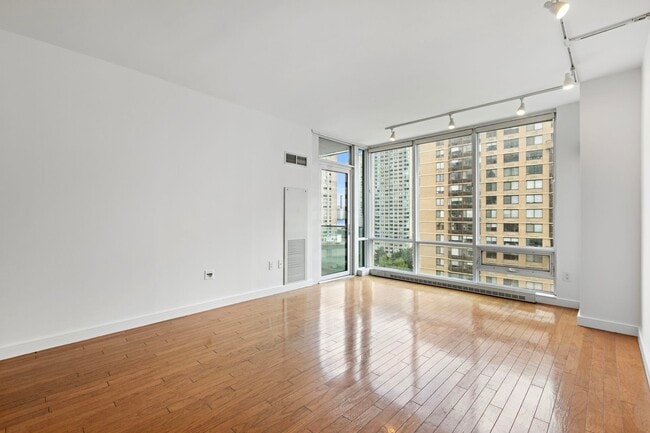 Building Photo - 20 Newport Pkwy