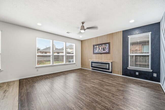 Building Photo - 4118 Lake Cypress Cir