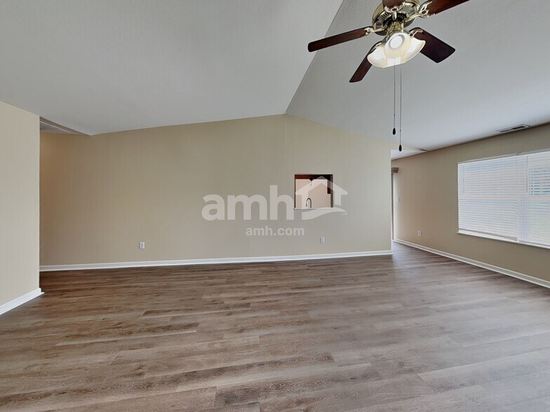 Building Photo - 322 Brookview Dr
