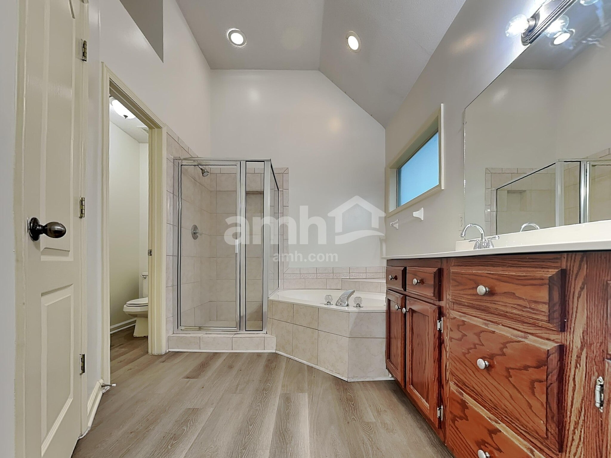 Building Photo - 6377 Braybourne Main