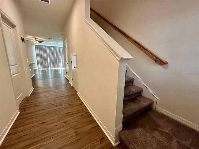 Building Photo - 10718 Silk Tree Ct