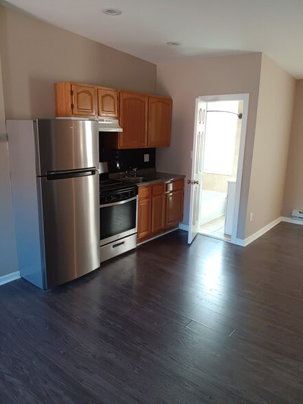 Building Photo - 2222 S 15th St