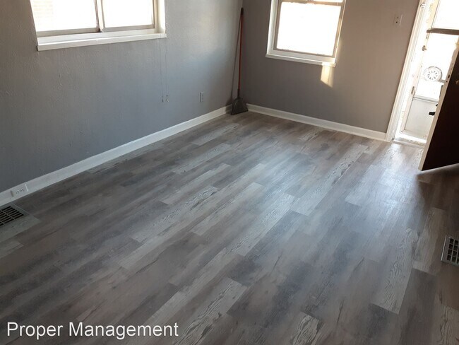 Building Photo - 3 br, 1 bath House - 408 Sandhurst Dr