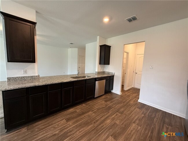 Building Photo - 761 Greenway Trl