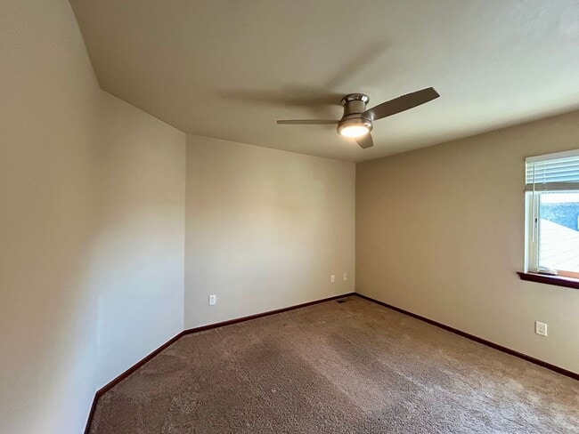 Building Photo - 5244 Arrow Ct