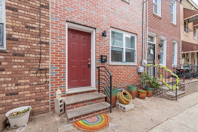 Building Photo - Point Breeze 2 Bedroom, 2.5 Bathroom Home