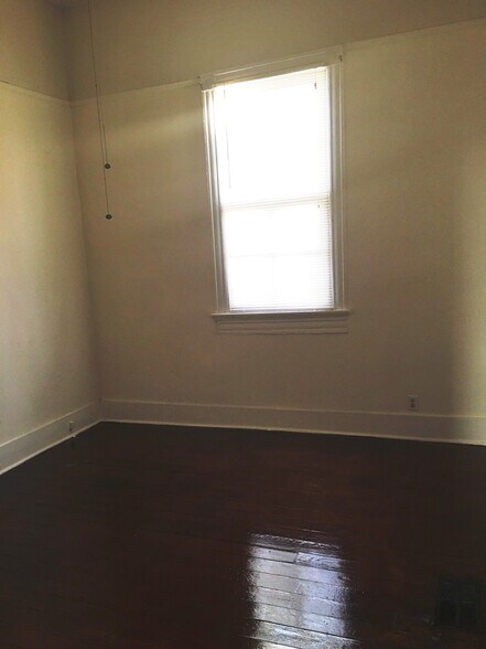 Building Photo - 8207 Freret St