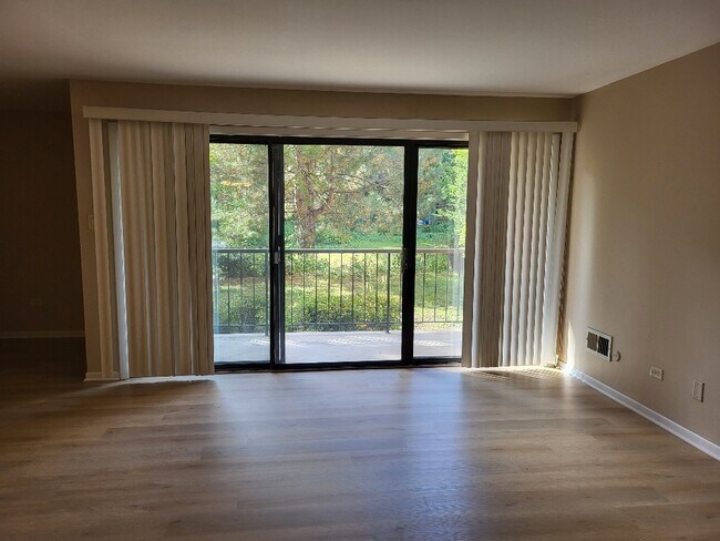 Building Photo - 7510 Farmingdale Dr
